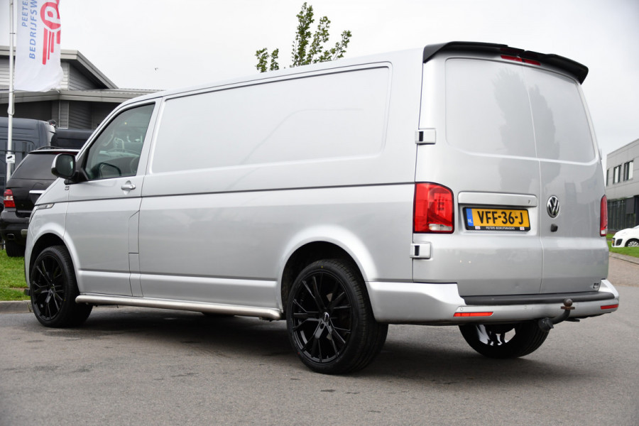 Volkswagen Transporter 2.0 TDI L2H1 28 Bulli Virtual, Camera, Carplay, Adaptieve Cruise, Automaat, 150pk, Sensoren, Leder, Multimedia, Trekhaak, Uniek!