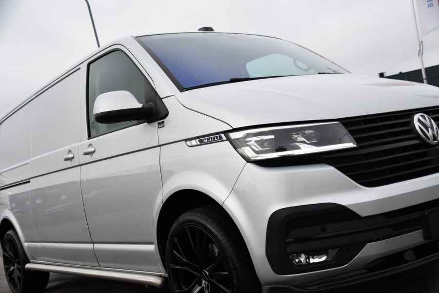 Volkswagen Transporter 2.0 TDI L2H1 28 Bulli Virtual, Camera, Carplay, Adaptieve Cruise, Automaat, 150pk, Sensoren, Leder, Multimedia, Trekhaak, Uniek!