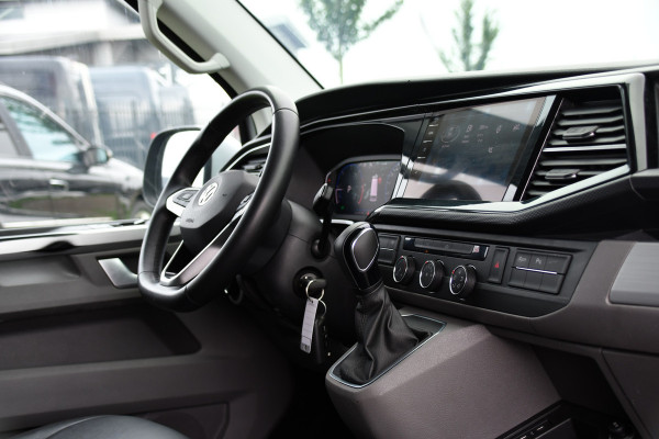 Volkswagen Transporter 2.0 TDI L2H1 28 Bulli Virtual, Camera, Carplay, Adaptieve Cruise, Automaat, 150pk, Sensoren, Leder, Multimedia, Trekhaak, Uniek!