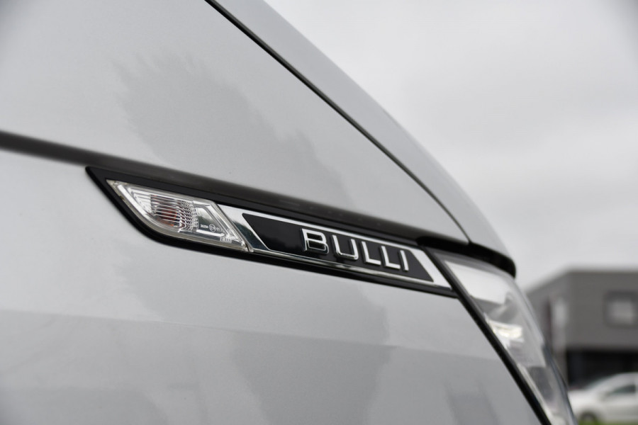 Volkswagen Transporter 2.0 TDI L2H1 28 Bulli Virtual, Camera, Carplay, Adaptieve Cruise, Automaat, 150pk, Sensoren, Leder, Multimedia, Trekhaak, Uniek!