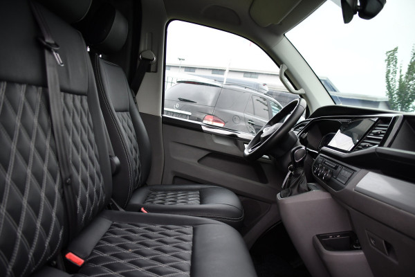 Volkswagen Transporter 2.0 TDI L2H1 28 Bulli Virtual, Camera, Carplay, Adaptieve Cruise, Automaat, 150pk, Sensoren, Leder, Multimedia, Trekhaak, Uniek!
