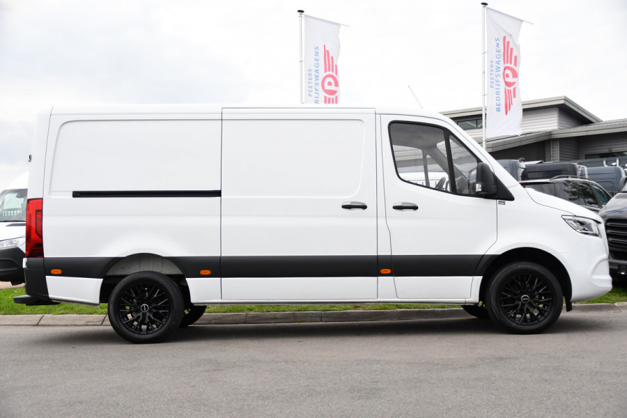 Mercedes-Benz Sprinter 319 1.9 CDI L2H1 RWD PB Edition Camera, Carplay, 190pk, LED, Trekhaak, 10,5'' Mbux, Automaat, Clima, NAVI, Uniek!