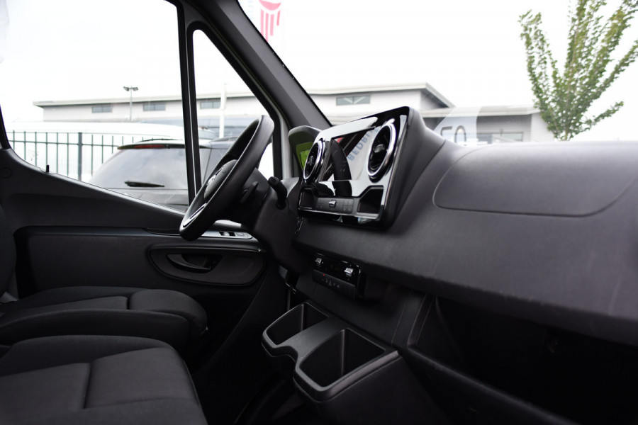 Mercedes-Benz Sprinter 319 1.9 CDI L2H1 RWD PB Edition Camera, Carplay, 190pk, LED, Trekhaak, 10,5'' Mbux, Automaat, Clima, NAVI, Uniek!