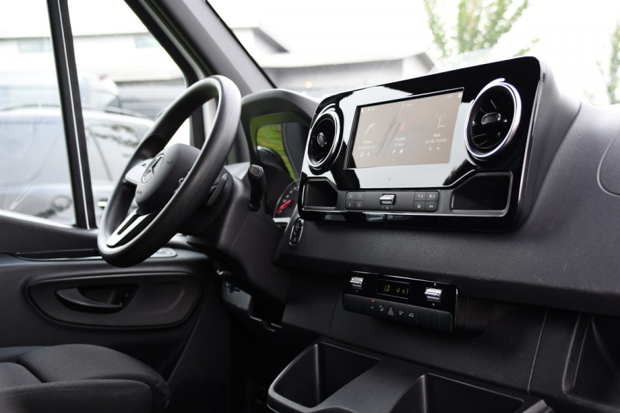 Mercedes-Benz Sprinter 319 1.9 CDI L2H1 RWD PB Edition Camera, Carplay, 190pk, LED, Trekhaak, 10,5'' Mbux, Automaat, Clima, NAVI, Uniek!