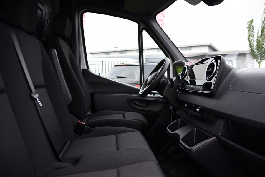 Mercedes-Benz Sprinter 319 1.9 CDI L2H1 RWD PB Edition Camera, Carplay, 190pk, LED, Trekhaak, 10,5'' Mbux, Automaat, Clima, NAVI, Uniek!
