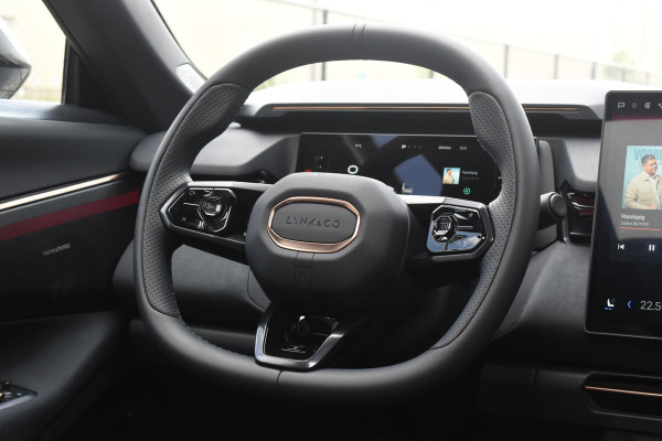 Lynk & Co 08 350PK Automaat More / Stoelventilatie / Massage / Adaptieve cruise control / Panoramadak / Stoelverwarming / Harman Kardon audio / Apple carplay / Parkeersensoren met 360 camera / Elektrische stoelen / BLIS