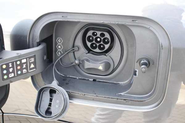 Lynk & Co 08 350PK Automaat More / Stoelventilatie / Massage / Adaptieve cruise control / Panoramadak / Stoelverwarming / Harman Kardon audio / Apple carplay / Parkeersensoren met 360 camera / Elektrische stoelen / BLIS