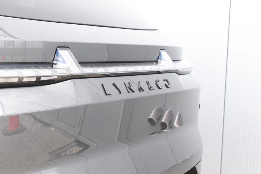 Lynk & Co 08 350PK Automaat More / Stoelventilatie / Massage / Adaptieve cruise control / Panoramadak / Stoelverwarming / Harman Kardon audio / Apple carplay / Parkeersensoren met 360 camera / Elektrische stoelen / BLIS