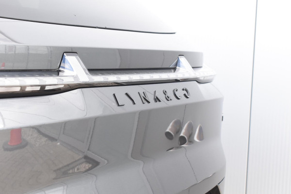 Lynk & Co 08 350PK Automaat More / Stoelventilatie / Massage / Adaptieve cruise control / Panoramadak / Stoelverwarming / Harman Kardon audio / Apple carplay / Parkeersensoren met 360 camera / Elektrische stoelen / BLIS