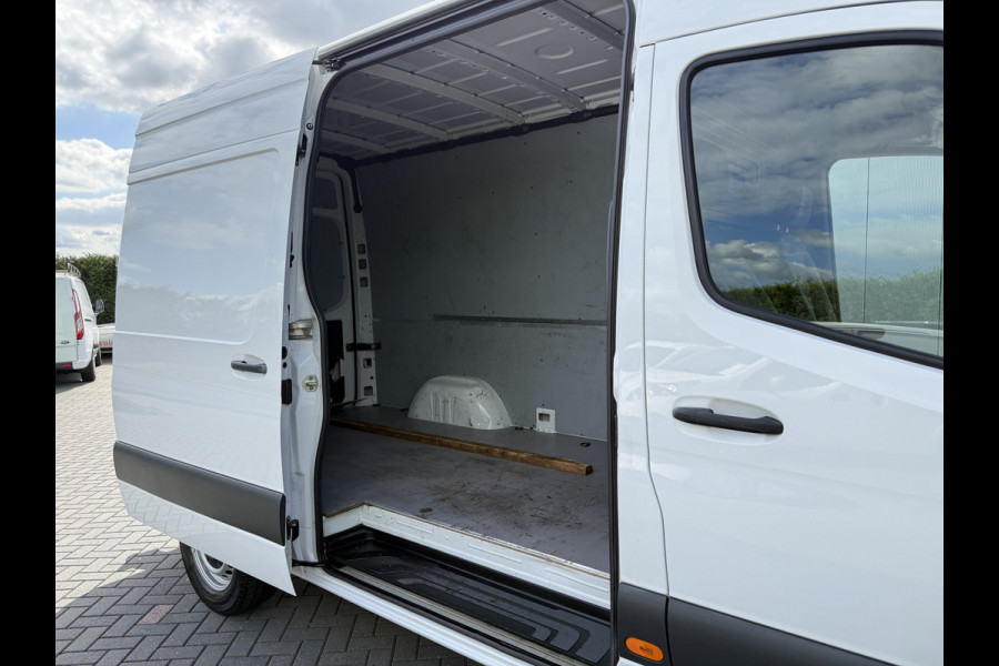 Mercedes-Benz Sprinter 316 CDI 164 PK AUTOMAAT / L2H2 / HYDR. LAADKLEP / AFNEEMBARE 2.8 TONS TREKHAAK / CAMERA / 1e EIG.