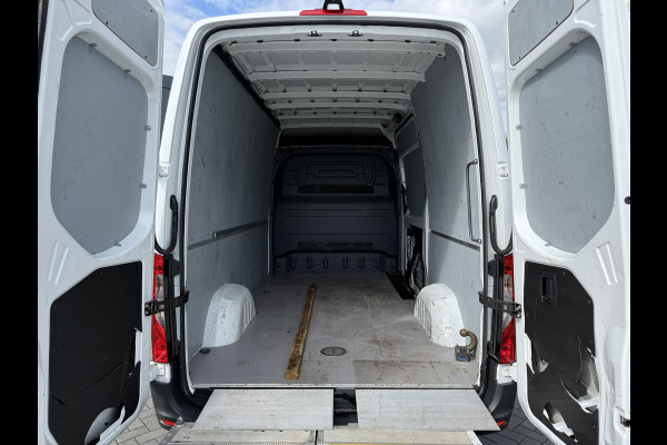 Mercedes-Benz Sprinter 316 CDI 164 PK AUTOMAAT / L2H2 / HYDR. LAADKLEP / AFNEEMBARE 2.8 TONS TREKHAAK / CAMERA / 1e EIG.