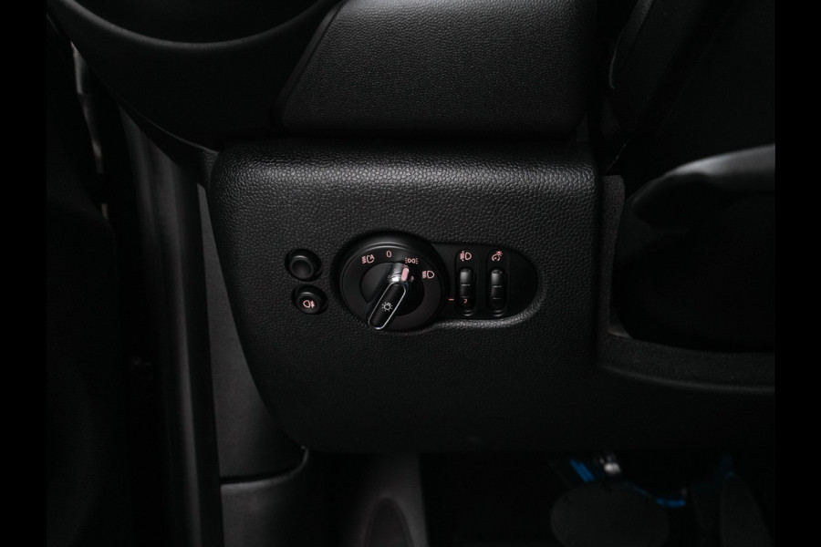 MINI Electric MINI Yours 33 kWh [3-Fase-11kW] {SoH-96%} (INCL-BTW) Aut. *HEATPUMP | LEATHER-ALCANTARA | FULL-LED | NAVI-FULLMAP | SPORTSEATS | AMBIENTLIGHT | DIGI-COCKPIT | DAB+ | ECC | PDC | CRUISE | 16''ALU*