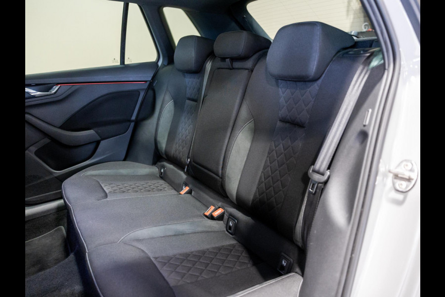 Škoda Kamiq 1.0 TSI Sport Business / 110pk / Panorama dak / Achteruitrij camera / Stoelverwarming /