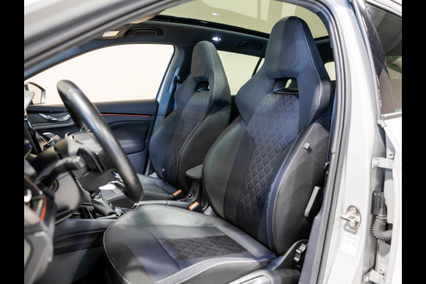 Škoda Kamiq 1.0 TSI Sport Business / 110pk / Panorama dak / Achteruitrij camera / Stoelverwarming /