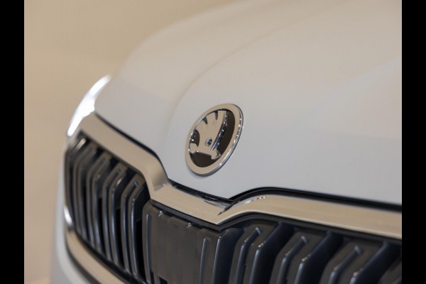 Škoda Kamiq 1.0 TSI Sport Business / 110pk / Panorama dak / Achteruitrij camera / Stoelverwarming /