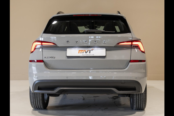 Škoda Kamiq 1.0 TSI Sport Business / 110pk / Panorama dak / Achteruitrij camera / Stoelverwarming /