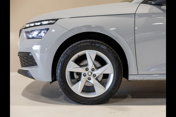 Škoda Kamiq 1.0 TSI Sport Business / 110pk / Panorama dak / Achteruitrij camera / Stoelverwarming /