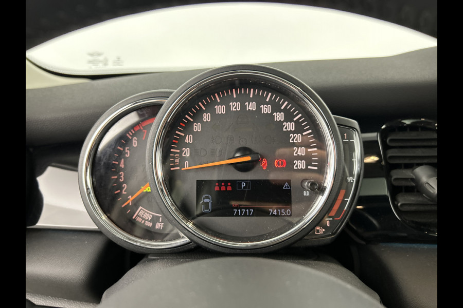 MINI 5-deurs 1.5 Cooper Camden /Panodak/Leder/Carplay/Cruise control