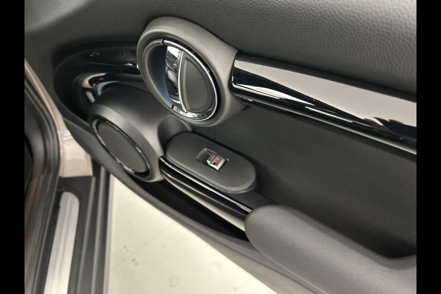 MINI 3-deurs 1.5 Cooper MINI Classic /Panodak/HUD/Cruise/stoelV/Keyless