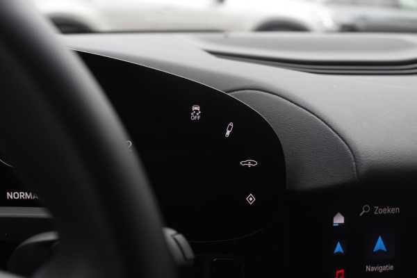 Porsche Taycan Performance 84 kWh / SoH 89,3% / Panoramadak / Camera / Luchtvering / 20'' / Leder / CarPlay / Stoelverwarming / DAB / ACC
