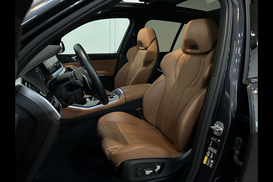 BMW X5 45e M-Performance Seats | 360 View | Panorama | ACC | Kristal pook | Head-Up | Laser-LED | Memory | Harman-Kardon | Keyless-Go | Trekhaak | Drive Assist Pro. | Leder | 4-Zone Clima | Standkachel | Rijklaarprijs & Bovag garantie | Carplay | Draadloos Laden | DAB | Sfeerverlichting |