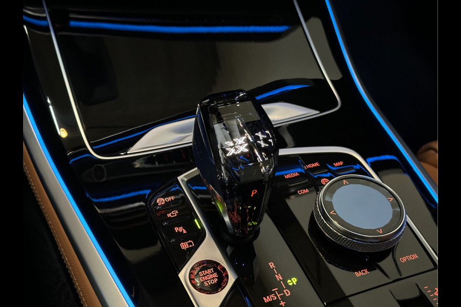 BMW X5 45e M-Performance Seats | 360 View | Panorama | ACC | Kristal pook | Head-Up | Laser-LED | Memory | Harman-Kardon | Keyless-Go | Trekhaak | Drive Assist Pro. | Leder | 4-Zone Clima | Standkachel | Rijklaarprijs & Bovag garantie | Carplay | Draadloos Laden | DAB | Sfeerverlichting |