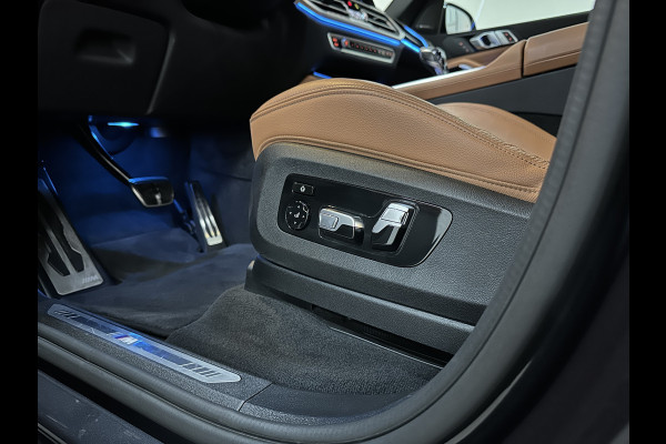 BMW X5 45e M-Performance Seats | 360 View | Panorama | ACC | Kristal pook | Head-Up | Laser-LED | Memory | Harman-Kardon | Keyless-Go | Trekhaak | Drive Assist Pro. | Leder | 4-Zone Clima | Standkachel | Rijklaarprijs & Bovag garantie | Carplay | Draadloos Laden | DAB | Sfeerverlichting |