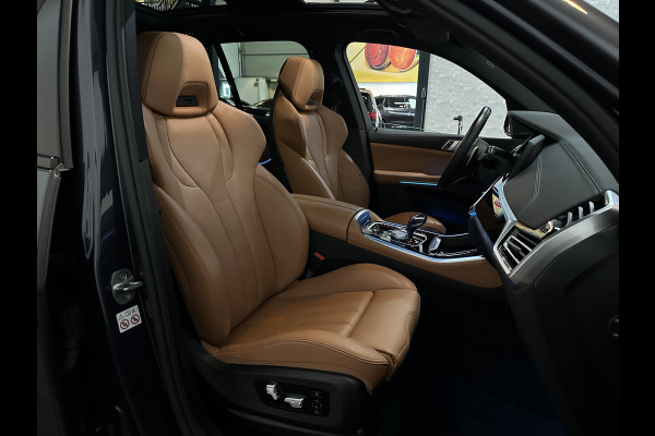 BMW X5 45e M-Performance Seats | 360 View | Panorama | ACC | Kristal pook | Head-Up | Laser-LED | Memory | Harman-Kardon | Keyless-Go | Trekhaak | Drive Assist Pro. | Leder | 4-Zone Clima | Standkachel | Rijklaarprijs & Bovag garantie | Carplay | Draadloos Laden | DAB | Sfeerverlichting |