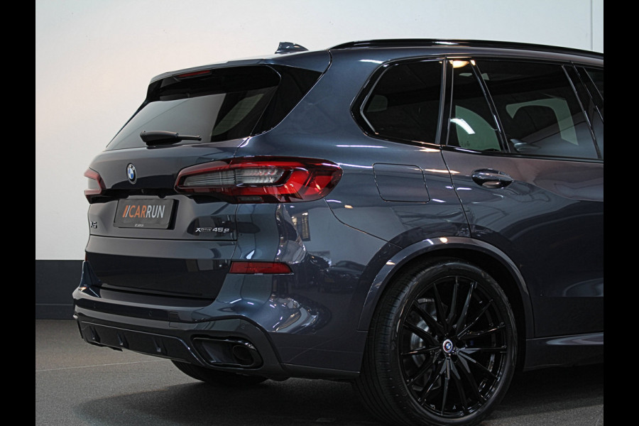 BMW X5 45e M-Performance Seats | 360 View | Panorama | ACC | Kristal pook | Head-Up | Laser-LED | Memory | Harman-Kardon | Keyless-Go | Trekhaak | Drive Assist Pro. | Leder | 4-Zone Clima | Standkachel | Rijklaarprijs & Bovag garantie | Carplay | Draadloos Laden | DAB | Sfeerverlichting |