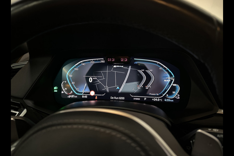 BMW X5 45e M-Performance Seats | 360 View | Panorama | ACC | Kristal pook | Head-Up | Laser-LED | Memory | Harman-Kardon | Keyless-Go | Trekhaak | Drive Assist Pro. | Leder | 4-Zone Clima | Standkachel | Rijklaarprijs & Bovag garantie | Carplay | Draadloos Laden | DAB | Sfeerverlichting |