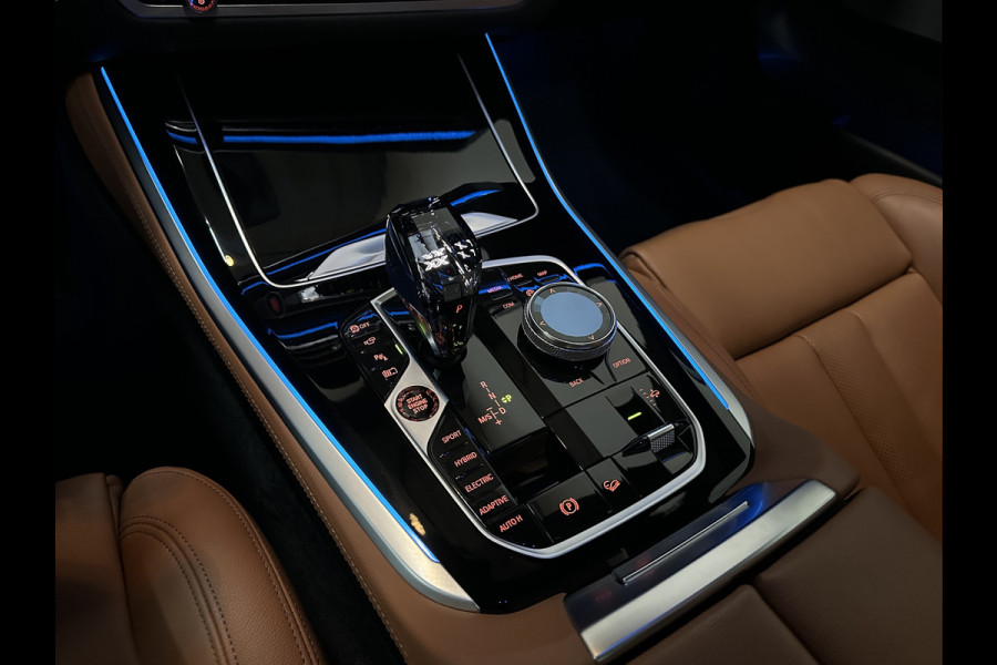 BMW X5 45e M-Performance Seats | 360 View | Panorama | ACC | Kristal pook | Head-Up | Laser-LED | Memory | Harman-Kardon | Keyless-Go | Trekhaak | Drive Assist Pro. | Leder | 4-Zone Clima | Standkachel | Rijklaarprijs & Bovag garantie | Carplay | Draadloos Laden | DAB | Sfeerverlichting |