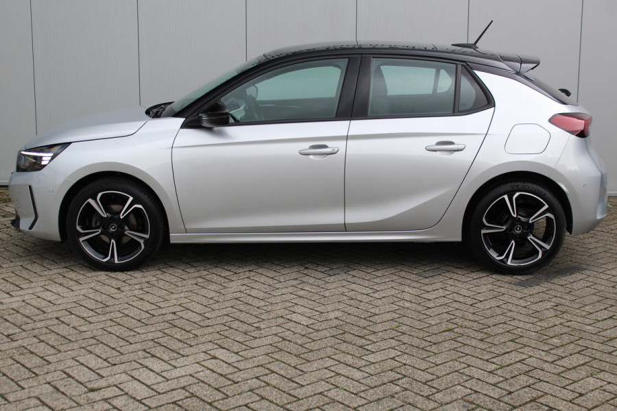 Opel Corsa 1.2-75pk Sport. In nieuwstaat verkerende Opel Corsa ! Autm. airco, cruise control, Apple Carplay/Android auto, Camera, LED verl., side- en lane assist, Stoel- en stuurwiel verwarming, Panoramadak, Parkeersensoren etc.