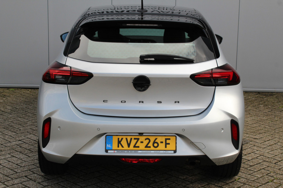 Opel Corsa 1.2-75pk Sport. In nieuwstaat verkerende Opel Corsa ! Autm. airco, cruise control, Apple Carplay/Android auto, Camera, LED verl., side- en lane assist, Stoel- en stuurwiel verwarming, Panoramadak, Parkeersensoren etc.