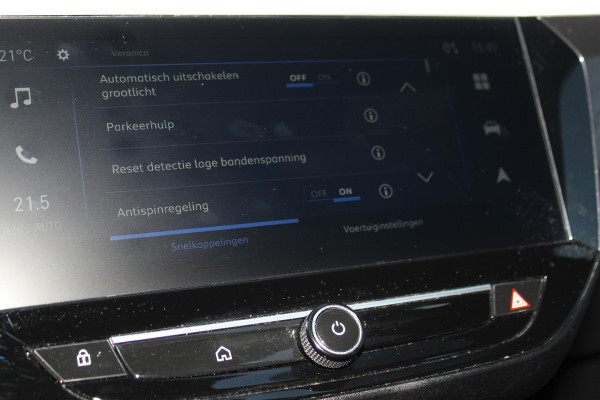 Opel Corsa 1.2-75pk Sport. In nieuwstaat verkerende Opel Corsa ! Autm. airco, cruise control, Apple Carplay/Android auto, Camera, LED verl., side- en lane assist, Stoel- en stuurwiel verwarming, Panoramadak, Parkeersensoren etc.