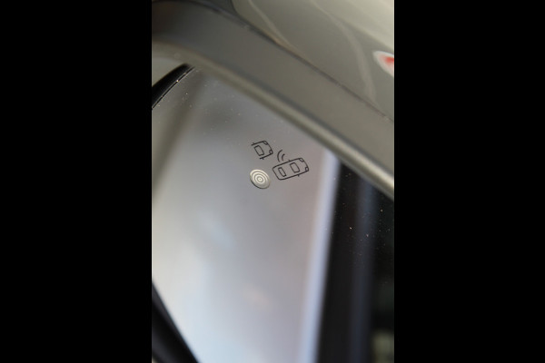 Opel Corsa 1.2-75pk Sport. In nieuwstaat verkerende Opel Corsa ! Autm. airco, cruise control, Apple Carplay/Android auto, Camera, LED verl., side- en lane assist, Stoel- en stuurwiel verwarming, Panoramadak, Parkeersensoren etc.