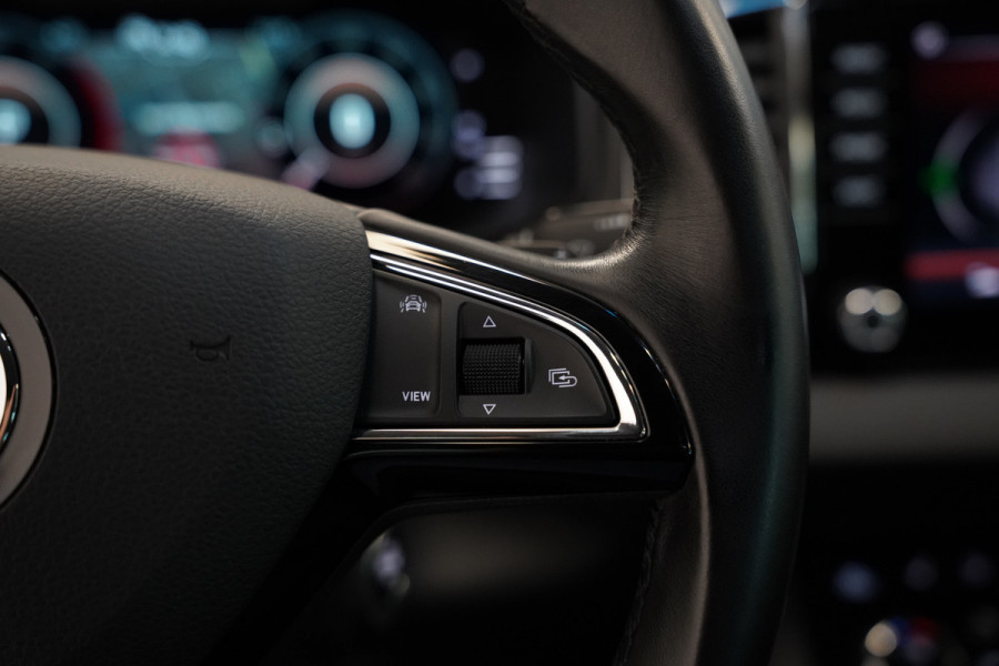 Škoda Karoq 1.6 TDI Style Business Cruise/Climate VCP Carplay Navi Automaat