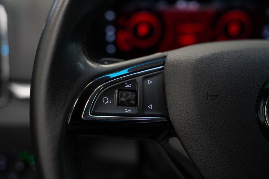 Škoda Karoq 1.6 TDI Style Business Cruise/Climate VCP Carplay Navi Automaat