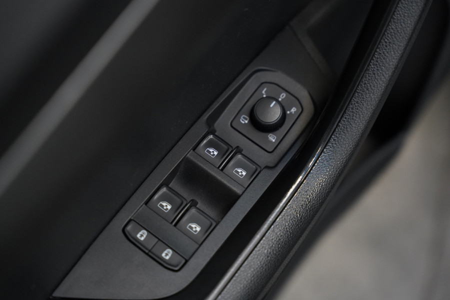 Škoda Karoq 1.6 TDI Style Business Cruise/Climate VCP Carplay Navi Automaat