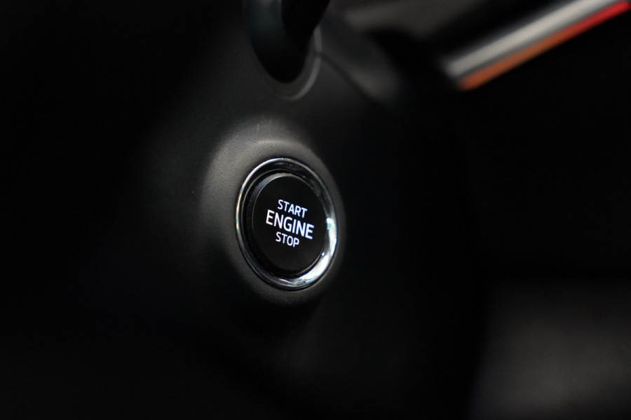 Škoda Karoq 1.6 TDI Style Business Cruise/Climate VCP Carplay Navi Automaat