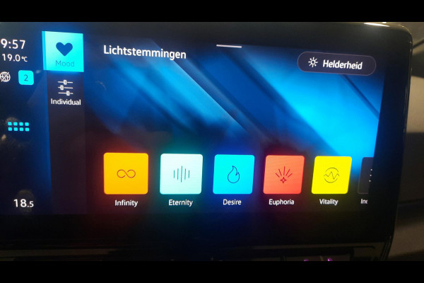 Volkswagen ID.3 45 kWh Pure SOH 89% | App Connect | Navigatie | 18" | Privacy Glass | Demo TH