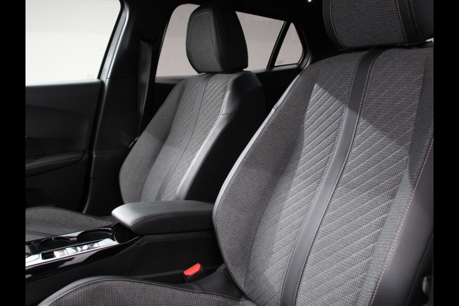 Peugeot 2008 1.2 Hybrid 145 pk Automaat Allure Navigatie Apple Carplay/Android Auto Climate Control Dab Led Parkeer sensoren Cruise Control