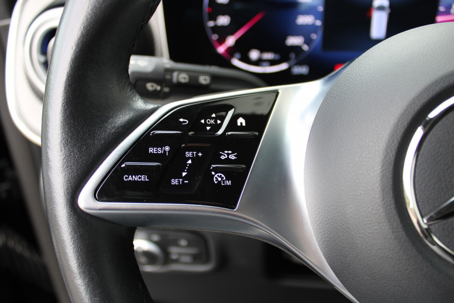Mercedes-Benz V-Klasse 300d / AMG / Exclusive / DC / 4-matic / Luchtvering / Pano / Elec Stoelen / Burmester / Vol Opties / NIEUWSTAAT.