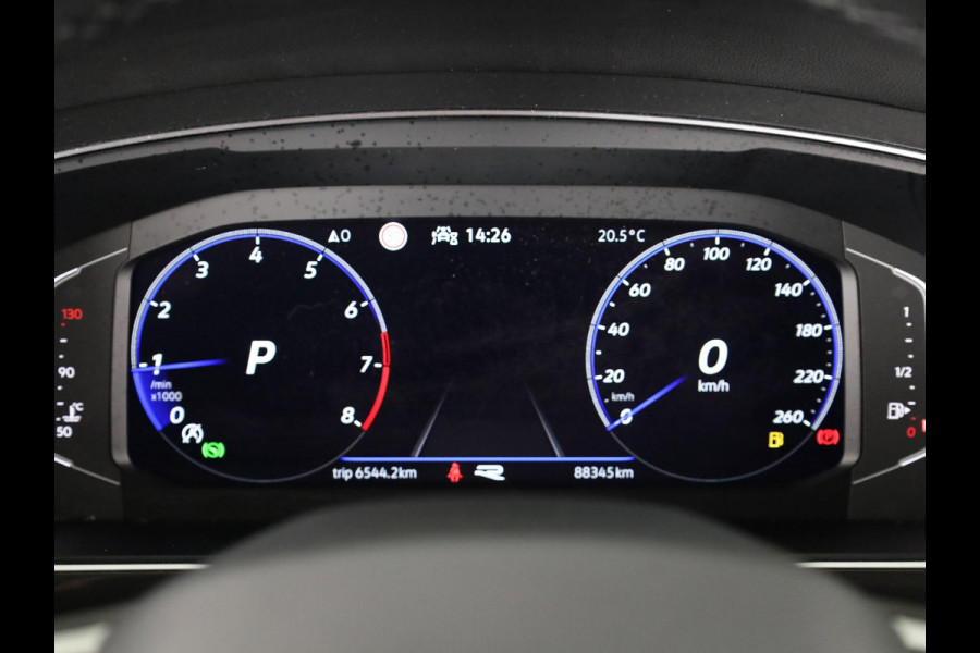 Volkswagen Tiguan 1.5 TSI R-Line Business+ 150pk Automaat (DSG) | Navigatie | Panoramadak | Trekhaak (Zwenkbaar) | Parkeersensoren (Park assist) | Achteruitrijcamera | Achterklep Electrise | Black optie pakket |