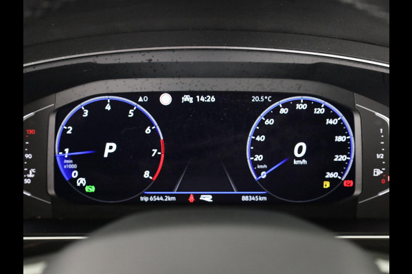 Volkswagen Tiguan 1.5 TSI R-Line Business+ 150pk Automaat (DSG) | Navigatie | Panoramadak | Trekhaak (Zwenkbaar) | Parkeersensoren (Park assist) | Achteruitrijcamera | Achterklep Electrise | Black optie pakket |