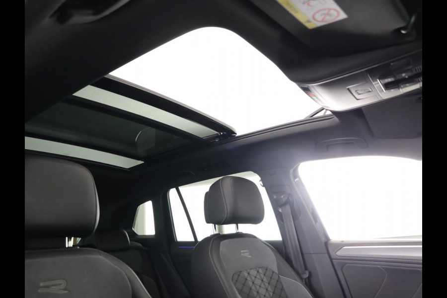 Volkswagen Tiguan 1.5 TSI R-Line Business+ 150pk Automaat (DSG) | Navigatie | Panoramadak | Trekhaak (Zwenkbaar) | Parkeersensoren (Park assist) | Achteruitrijcamera | Achterklep Electrise | Black optie pakket |
