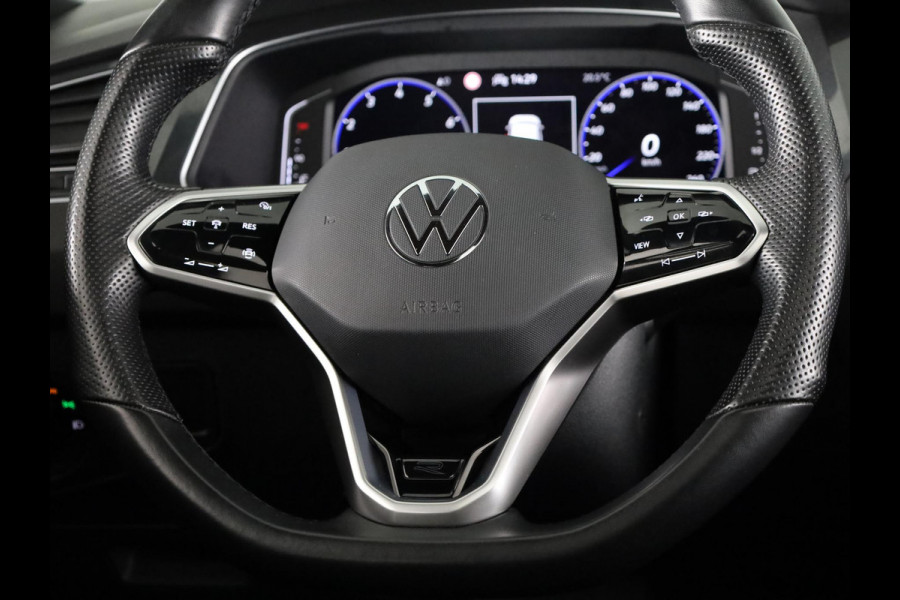 Volkswagen Tiguan 1.5 TSI R-Line Business+ 150pk Automaat (DSG) | Navigatie | Panoramadak | Trekhaak (Zwenkbaar) | Parkeersensoren (Park assist) | Achteruitrijcamera | Achterklep Electrise | Black optie pakket |