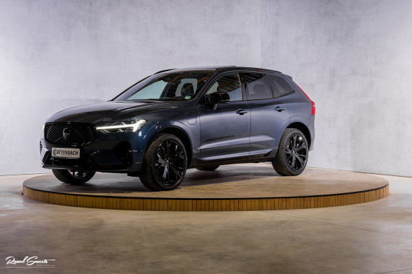 Volvo XC60 2.0 T8 Plug-in hybrid AWD Plus Black Edition Facelift | Zwenkbare trekhaak | Panoramadak | Adaptieve cruise | Harman Kardon | Blis | Memory |