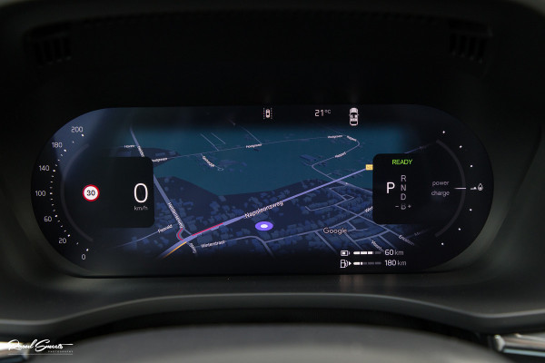 Volvo XC60 2.0 T8 Plug-in hybrid AWD Plus Black Edition Facelift | Zwenkbare trekhaak | Panoramadak | Adaptieve cruise | Harman Kardon | Blis | Memory |