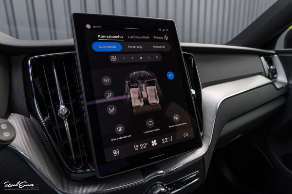 Volvo XC60 2.0 T8 Plug-in hybrid AWD Plus Black Edition Facelift | Zwenkbare trekhaak | Panoramadak | Adaptieve cruise | Harman Kardon | Blis | Memory |