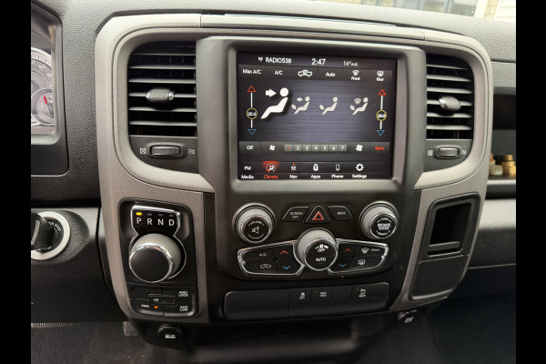 Dodge Ram 1500 CLASSIC 4x4 / Prins LPG / luchtvering achter / trekhaak 3500 kg / 5 persoons / lease vanaf € 619 / cruise en climate control / navigatie / vaste prijs rijklaar € 37.750 ex btw